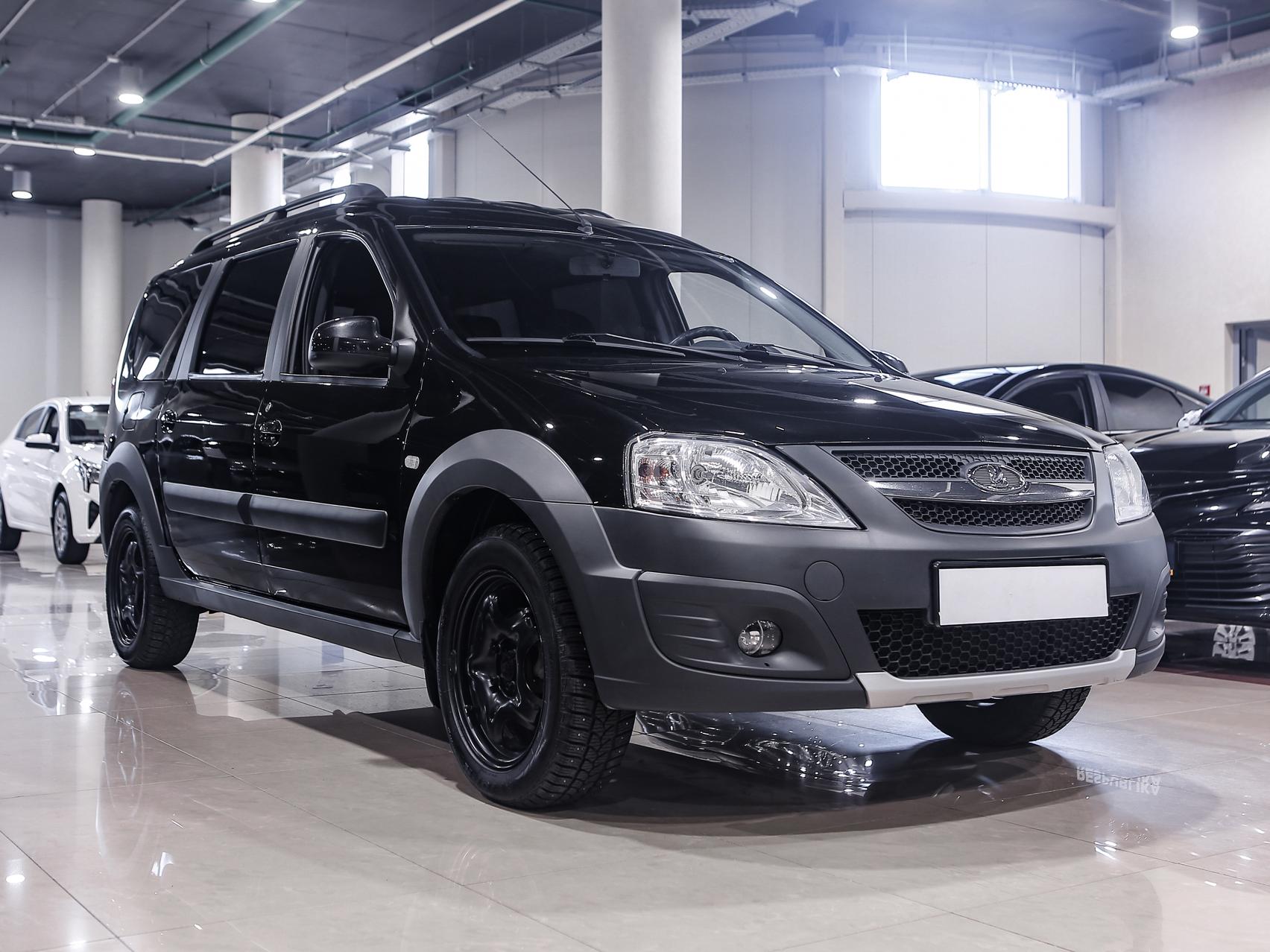 Купить Largus с пробегом